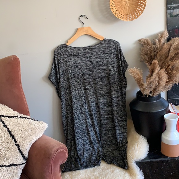 Aritzia tee dress - Picture 4 of 4